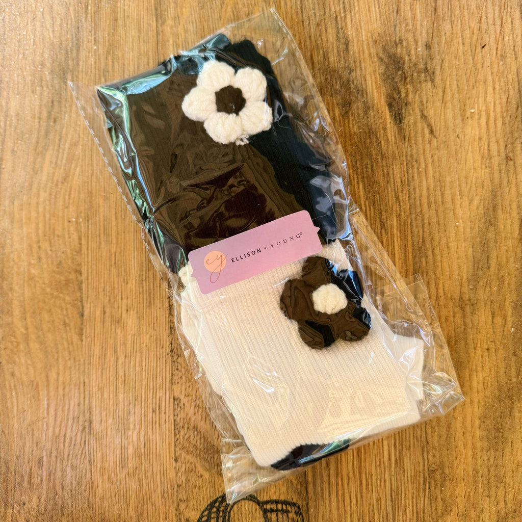 ELLISON+YOUNG: Puffy Daisy Embellished Socks