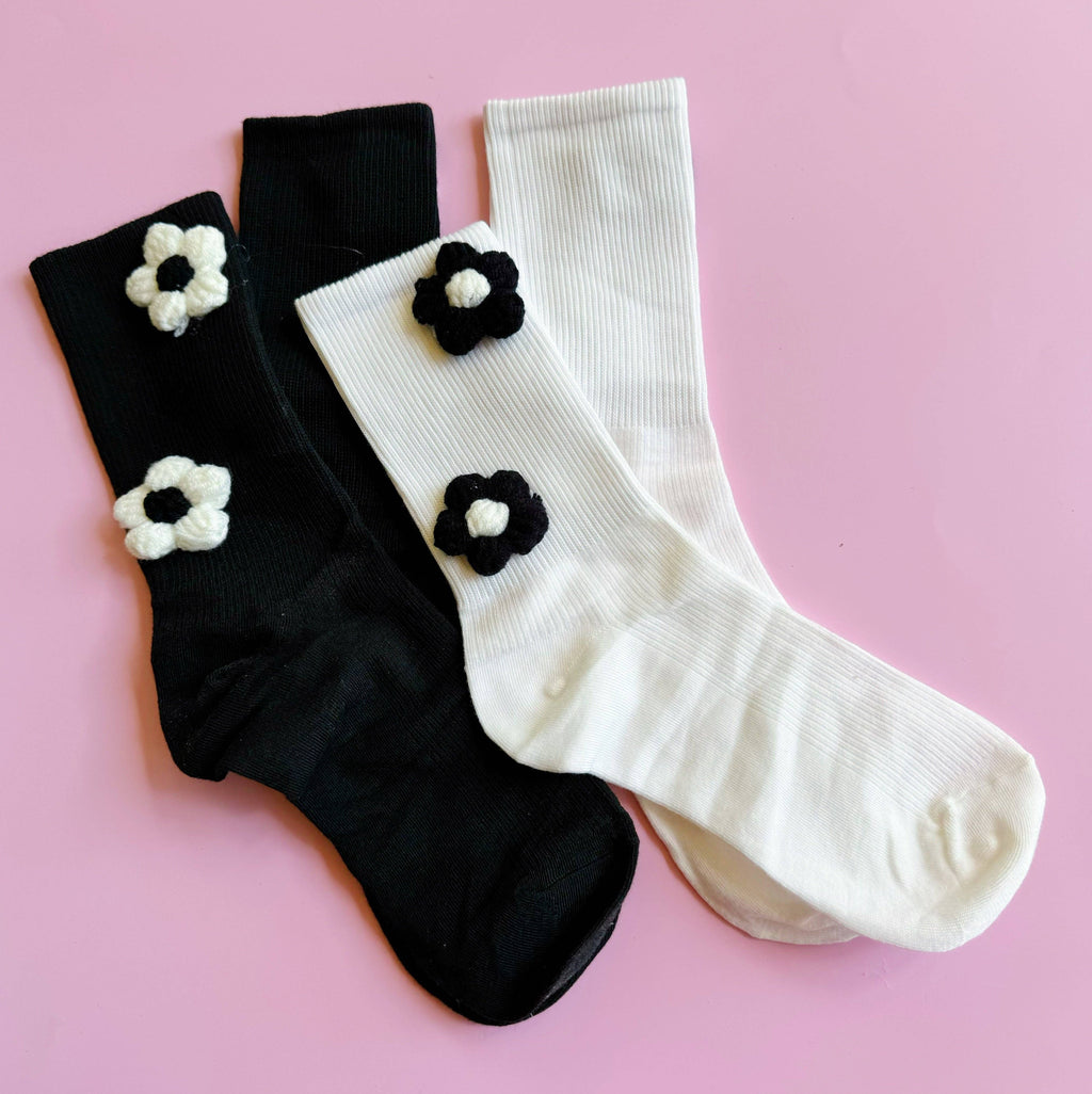 ELLISON+YOUNG: Puffy Daisy Embellished Socks