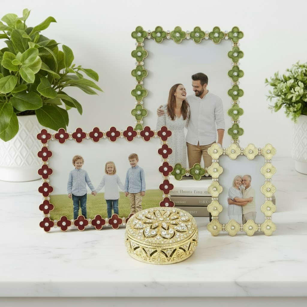 Clover Frame