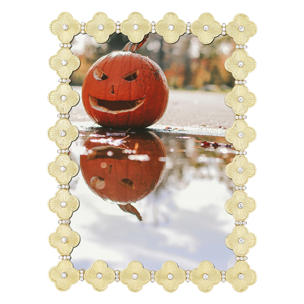 Clover Frame