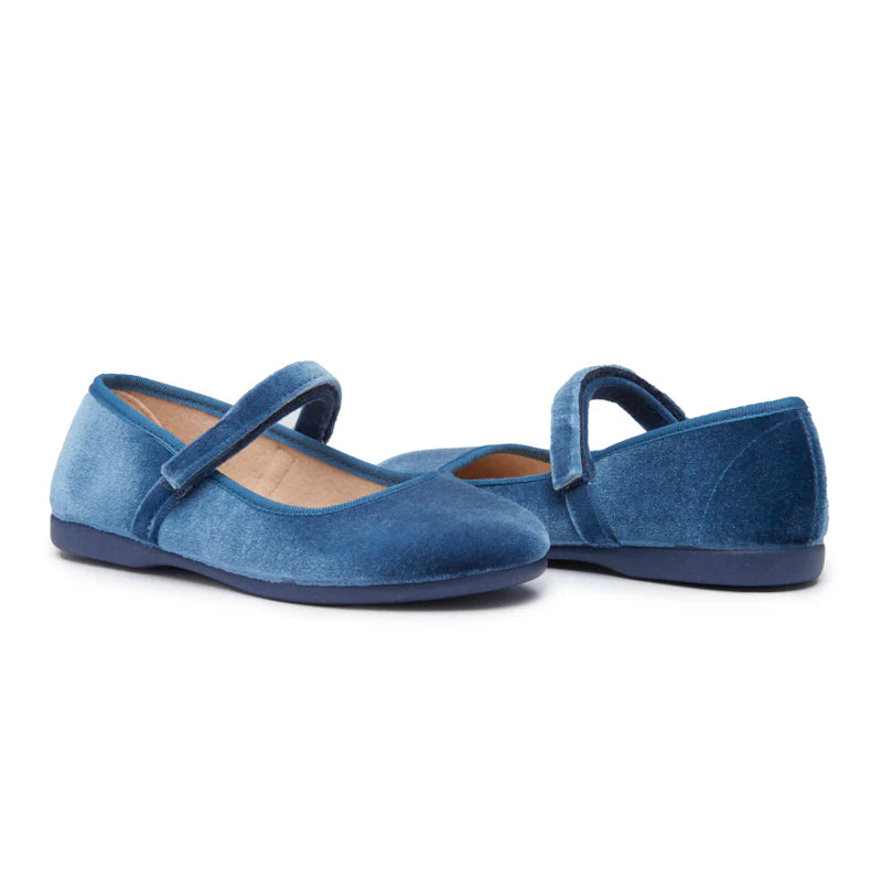 CHILDREN CHIC: Cassie Blue