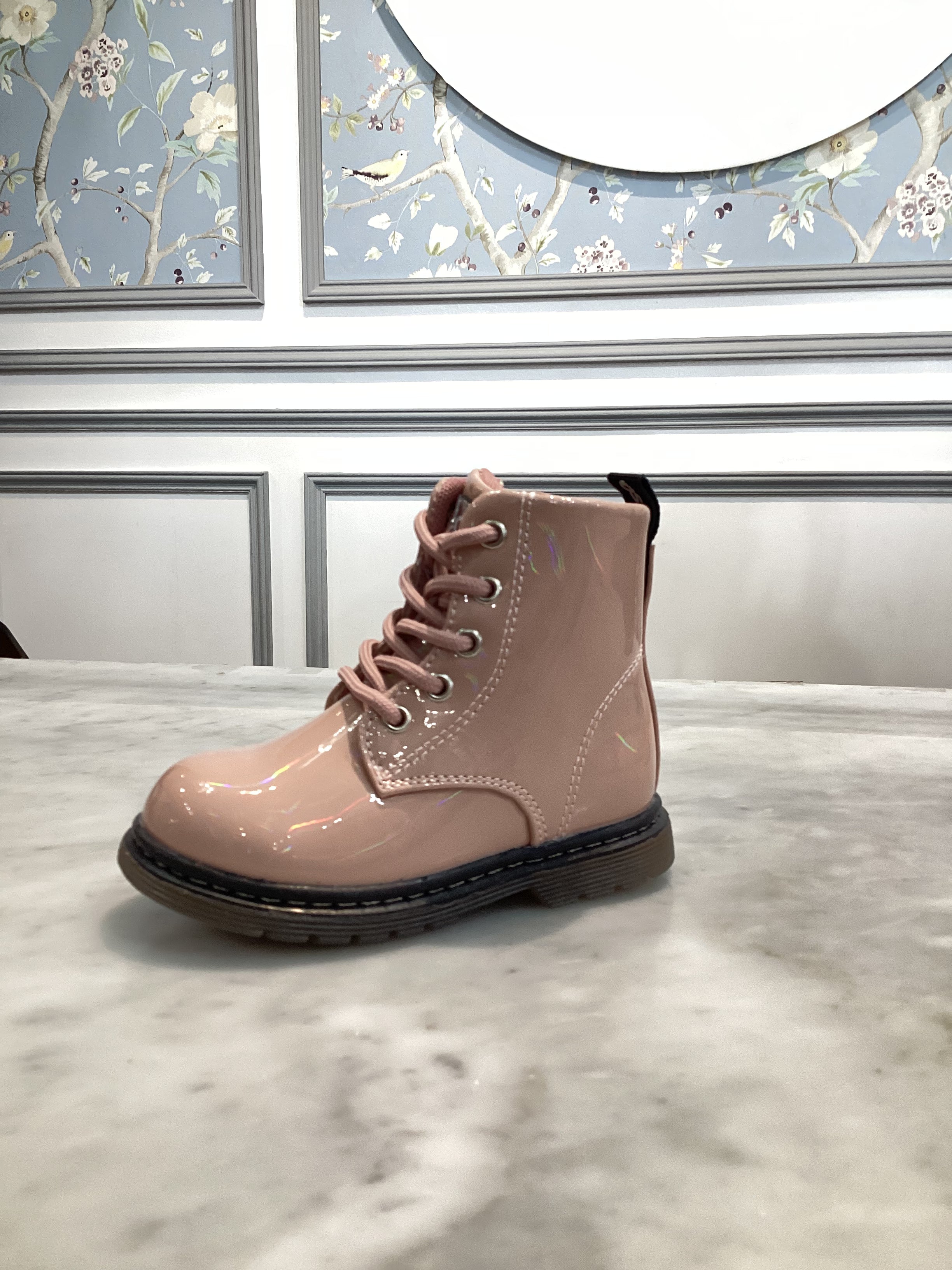 Osito: Girls Pink Shiny Boot
