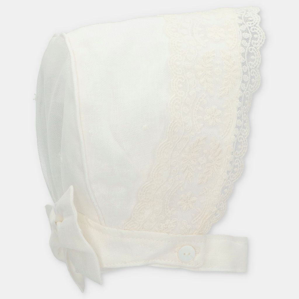 MARTIN ARANDA: CHRISTENING BONNET DERBY