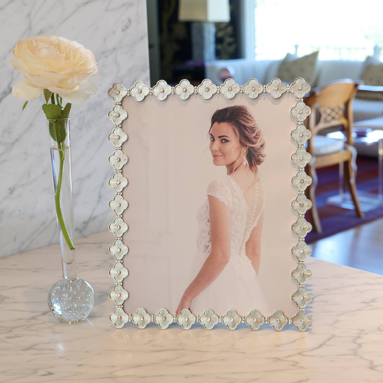Clover Frame